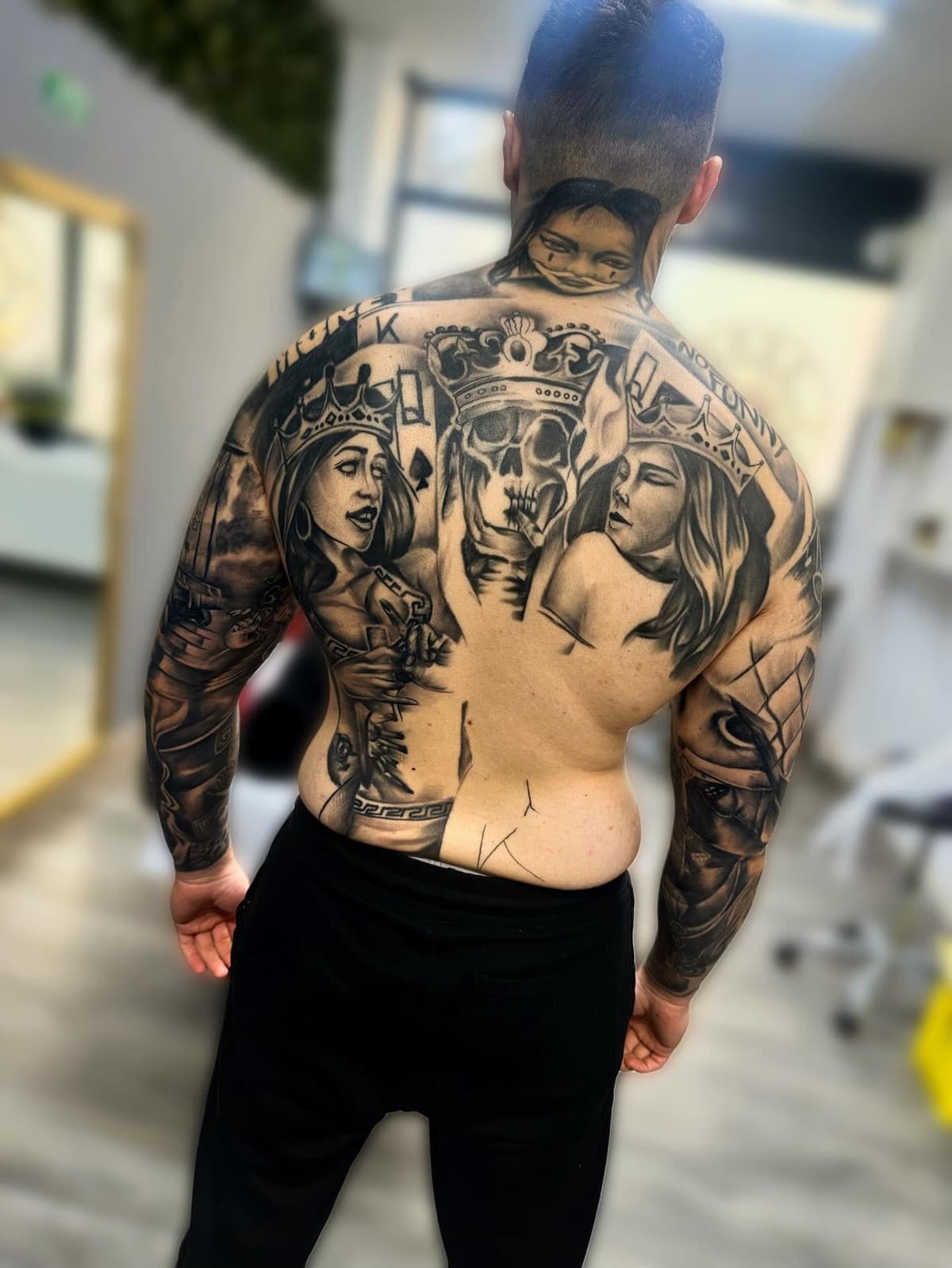 Compoziție de tatuaje pe spate